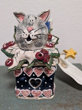 Blue Sky Clayworks Charlie The Cat Music Box  Heather Goldminc Jack in the Box